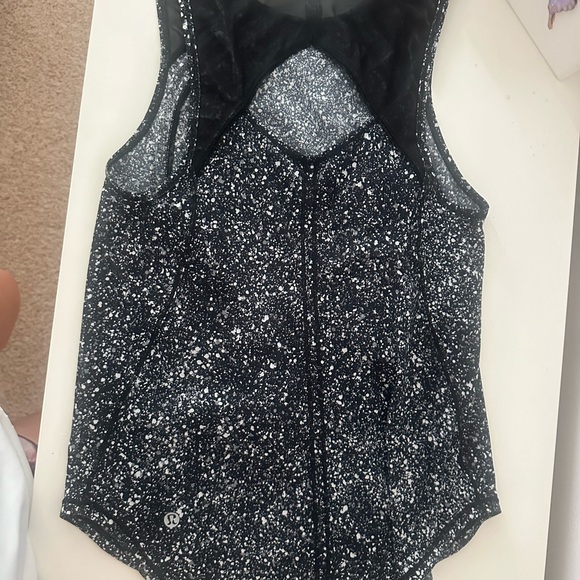 super cute!! black and white lulu tank!! - Picture 4 of 4